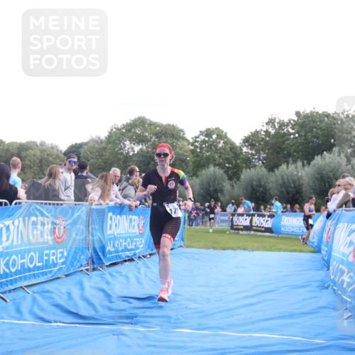 25.08.2024 - Elbe Triathlon Hamburg H.Heesch http://msf.ph/oto/6860723 25.08.2024 11:03:05 Ziel 177, 283, 290 meine-sportfotos.de