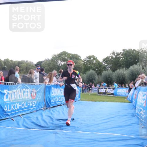 25.08.2024 - Elbe Triathlon Hamburg H.Heesch http://msf.ph/oto/6860731 25.08.2024 11:03:05 Ziel 177, 283, 290 meine-sportfotos.de