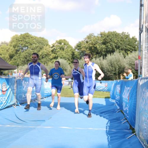 25.08.2024 - Elbe Triathlon Hamburg H.Heesch http://msf.ph/oto/6860743 25.08.2024 16:43:07 Ziel  meine-sportfotos.de