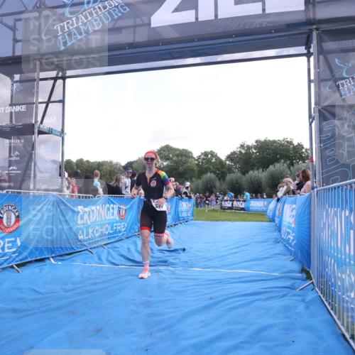 25.08.2024 - Elbe Triathlon Hamburg H.Heesch http://msf.ph/oto/6860754 25.08.2024 11:03:05 Ziel 177, 283, 290 meine-sportfotos.de