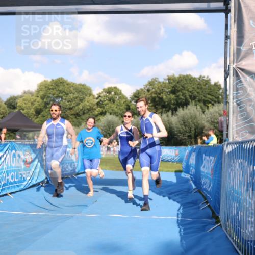 25.08.2024 - Elbe Triathlon Hamburg H.Heesch http://msf.ph/oto/6860762 25.08.2024 16:43:07 Ziel  meine-sportfotos.de
