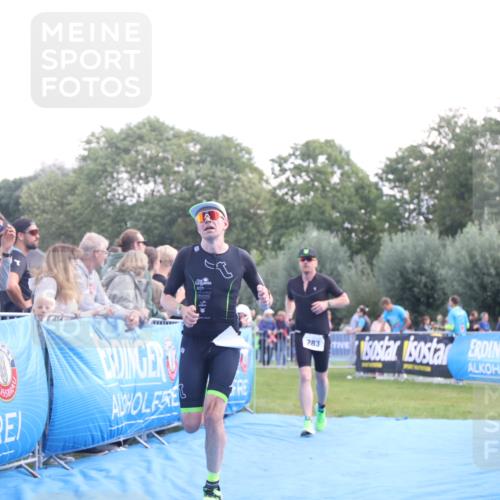 25.08.2024 - Elbe Triathlon Hamburg H.Heesch http://msf.ph/oto/6860784 25.08.2024 11:03:11 Ziel 177, 283, 290 meine-sportfotos.de