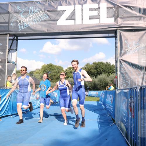25.08.2024 - Elbe Triathlon Hamburg H.Heesch http://msf.ph/oto/6860805 25.08.2024 16:43:08 Ziel  meine-sportfotos.de
