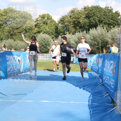 25.08.2024 - Elbe Triathlon Hamburg H.Heesch http://msf.ph/oto/6860882 25.08.2024 16:46:45 Ziel  meine-sportfotos.de