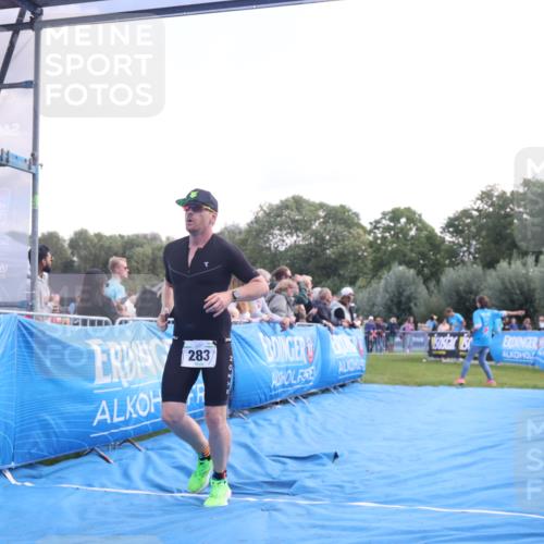 25.08.2024 - Elbe Triathlon Hamburg H.Heesch http://msf.ph/oto/6860888 25.08.2024 11:03:13 Ziel 233, 283, 290 meine-sportfotos.de