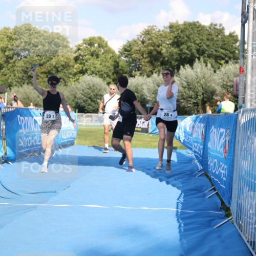 25.08.2024 - Elbe Triathlon Hamburg H.Heesch http://msf.ph/oto/6860899 25.08.2024 16:46:45 Ziel  meine-sportfotos.de