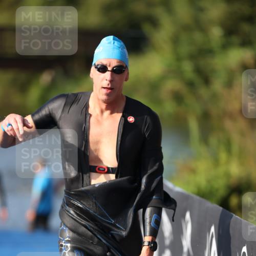 25.08.2024 - Elbe Triathlon Hamburg H.Heesch http://msf.ph/oto/6860900 25.08.2024 09:15:36 Schwimmen 276, 369, 409, 426 meine-sportfotos.de