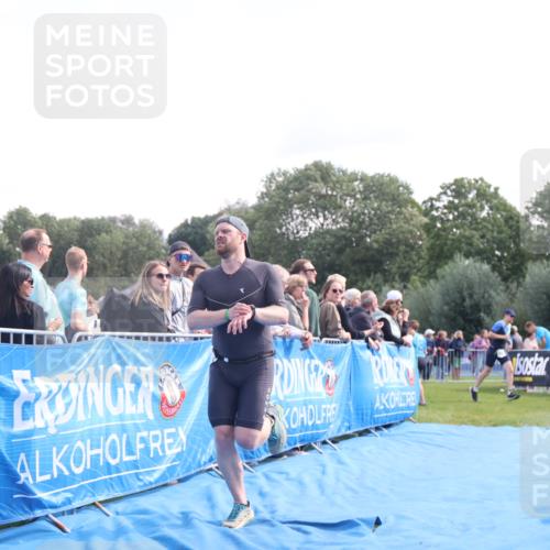 25.08.2024 - Elbe Triathlon Hamburg H.Heesch http://msf.ph/oto/6860926 25.08.2024 11:03:21 Ziel 233 meine-sportfotos.de