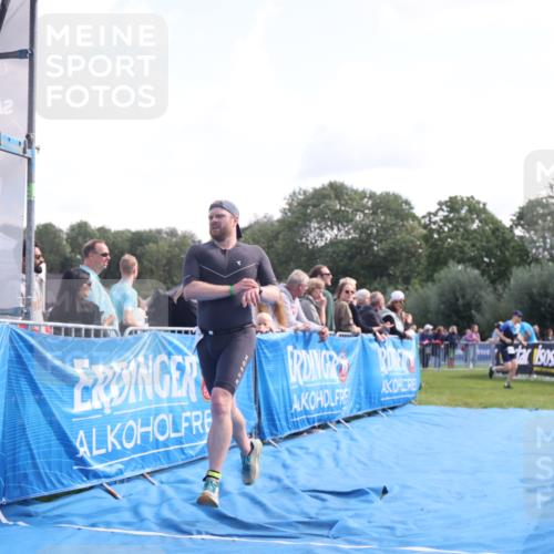 25.08.2024 - Elbe Triathlon Hamburg H.Heesch http://msf.ph/oto/6860942 25.08.2024 11:03:21 Ziel 233 meine-sportfotos.de