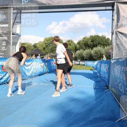 25.08.2024 - Elbe Triathlon Hamburg H.Heesch http://msf.ph/oto/6860946 25.08.2024 16:46:48 Ziel  meine-sportfotos.de