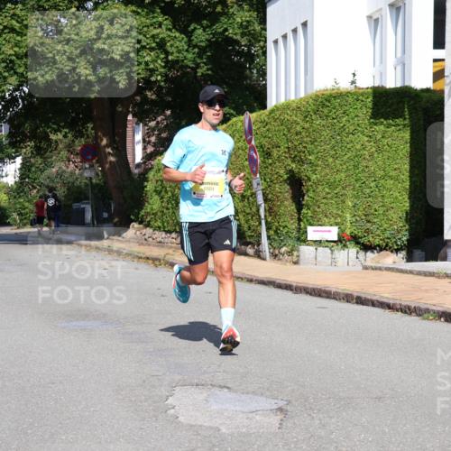 25.08.2024 - 20. Blankeneser Heldenlauf Strokosch-Dieckow http://msf.ph/oto/6860948 25.08.2024 10:14:05 Ziel 6389, 6504 meine-sportfotos.de