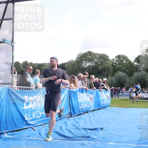 25.08.2024 - Elbe Triathlon Hamburg H.Heesch http://msf.ph/oto/6860949 25.08.2024 11:03:22 Ziel 233 meine-sportfotos.de