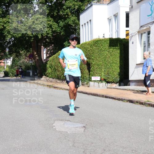 25.08.2024 - 20. Blankeneser Heldenlauf Strokosch-Dieckow http://msf.ph/oto/6860953 25.08.2024 10:14:05 Ziel 6389, 6504 meine-sportfotos.de