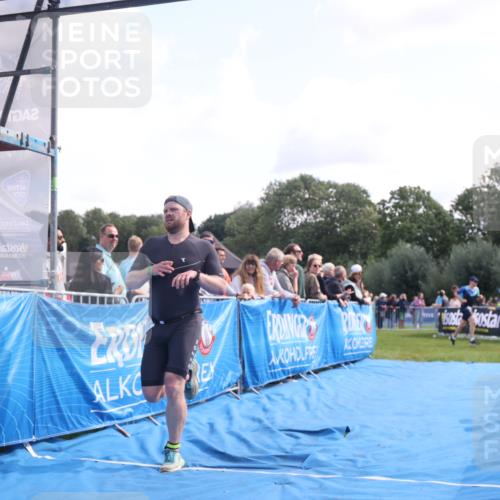 25.08.2024 - Elbe Triathlon Hamburg H.Heesch http://msf.ph/oto/6860954 25.08.2024 11:03:22 Ziel 233 meine-sportfotos.de