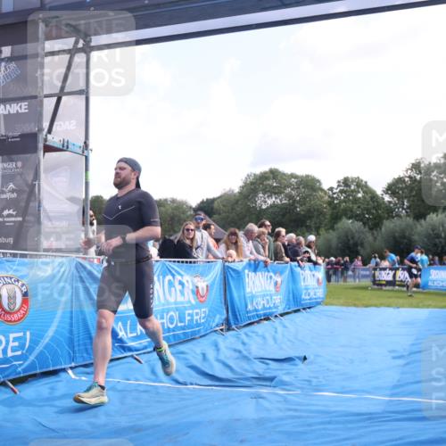 25.08.2024 - Elbe Triathlon Hamburg H.Heesch http://msf.ph/oto/6860970 25.08.2024 11:03:22 Ziel 233 meine-sportfotos.de