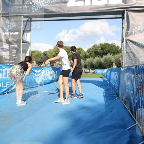 25.08.2024 - Elbe Triathlon Hamburg H.Heesch http://msf.ph/oto/6860989 25.08.2024 16:46:48 Ziel  meine-sportfotos.de