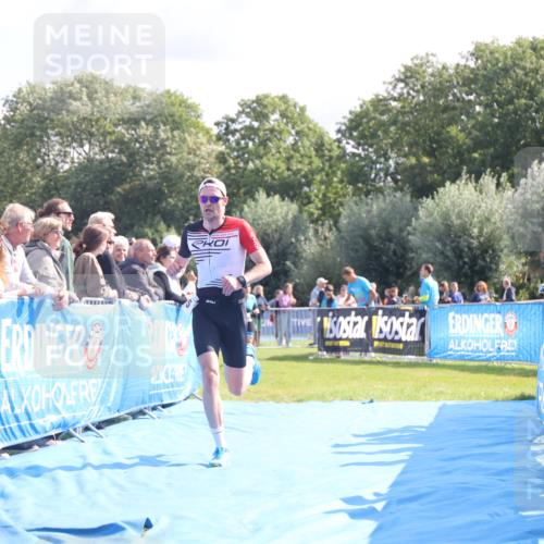 25.08.2024 - Elbe Triathlon Hamburg H.Heesch http://msf.ph/oto/6860998 25.08.2024 11:03:35 Ziel 136, 615 meine-sportfotos.de