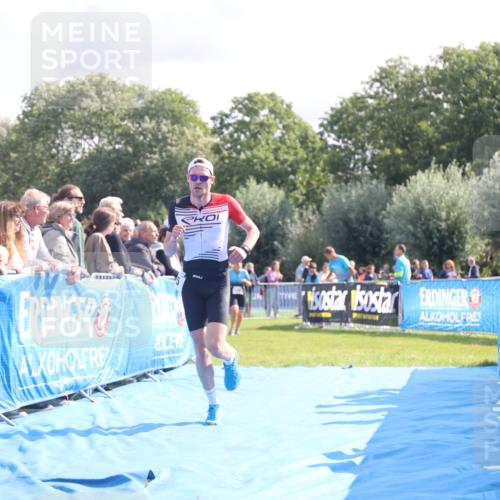 25.08.2024 - Elbe Triathlon Hamburg H.Heesch http://msf.ph/oto/6861007 25.08.2024 11:03:35 Ziel 136, 615 meine-sportfotos.de
