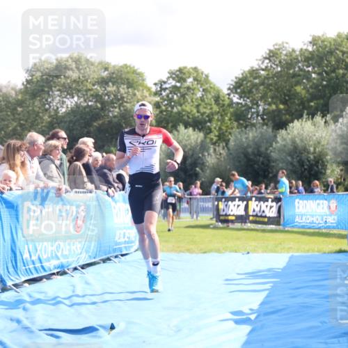 25.08.2024 - Elbe Triathlon Hamburg H.Heesch http://msf.ph/oto/6861011 25.08.2024 11:03:35 Ziel 136, 615 meine-sportfotos.de