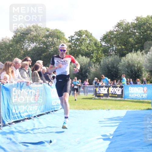 25.08.2024 - Elbe Triathlon Hamburg H.Heesch http://msf.ph/oto/6861014 25.08.2024 11:03:35 Ziel 136, 615 meine-sportfotos.de