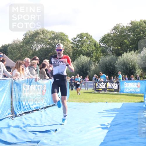 25.08.2024 - Elbe Triathlon Hamburg H.Heesch http://msf.ph/oto/6861031 25.08.2024 11:03:35 Ziel 136, 615 meine-sportfotos.de