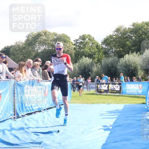 25.08.2024 - Elbe Triathlon Hamburg H.Heesch http://msf.ph/oto/6861035 25.08.2024 11:03:35 Ziel 136, 615 meine-sportfotos.de