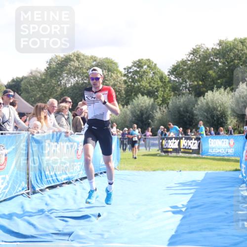 25.08.2024 - Elbe Triathlon Hamburg H.Heesch http://msf.ph/oto/6861039 25.08.2024 11:03:35 Ziel 136, 615 meine-sportfotos.de