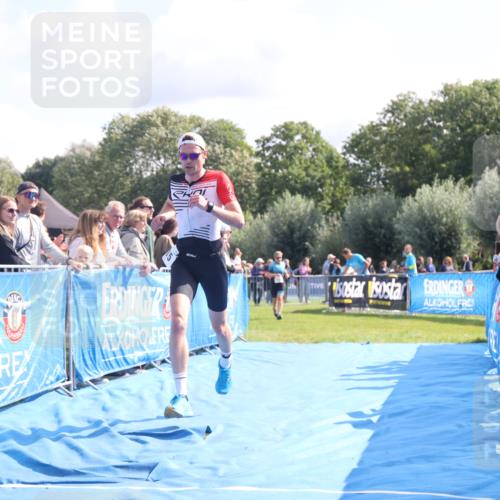 25.08.2024 - Elbe Triathlon Hamburg H.Heesch http://msf.ph/oto/6861042 25.08.2024 11:03:35 Ziel 136, 615 meine-sportfotos.de