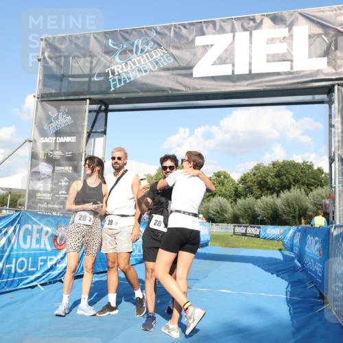 25.08.2024 - Elbe Triathlon Hamburg H.Heesch http://msf.ph/oto/6861058 25.08.2024 16:46:54 Ziel  meine-sportfotos.de