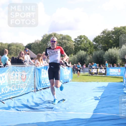 25.08.2024 - Elbe Triathlon Hamburg H.Heesch http://msf.ph/oto/6861061 25.08.2024 11:03:35 Ziel 136, 615 meine-sportfotos.de