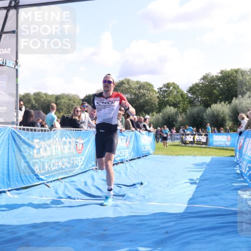 25.08.2024 - Elbe Triathlon Hamburg H.Heesch http://msf.ph/oto/6861083 25.08.2024 11:03:36 Ziel 136, 615 meine-sportfotos.de