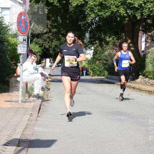 25.08.2024 - 20. Blankeneser Heldenlauf Strokosch-Dieckow http://msf.ph/oto/6861090 25.08.2024 10:14:26 Ziel 6285, 6439 meine-sportfotos.de