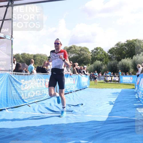 25.08.2024 - Elbe Triathlon Hamburg H.Heesch http://msf.ph/oto/6861092 25.08.2024 11:03:36 Ziel 136, 615 meine-sportfotos.de