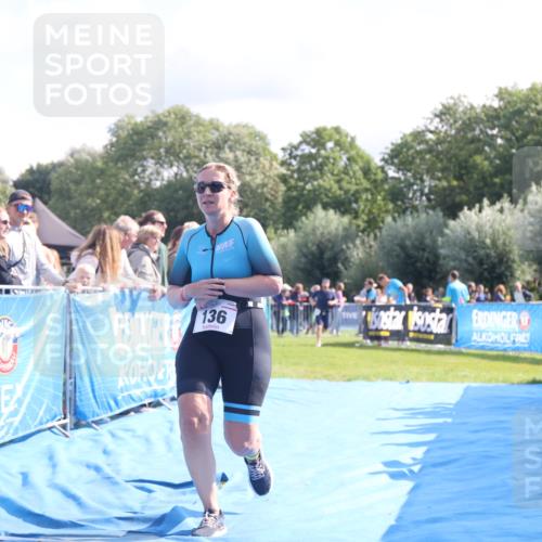 25.08.2024 - Elbe Triathlon Hamburg H.Heesch http://msf.ph/oto/6861110 25.08.2024 11:03:42 Ziel 136, 615 meine-sportfotos.de