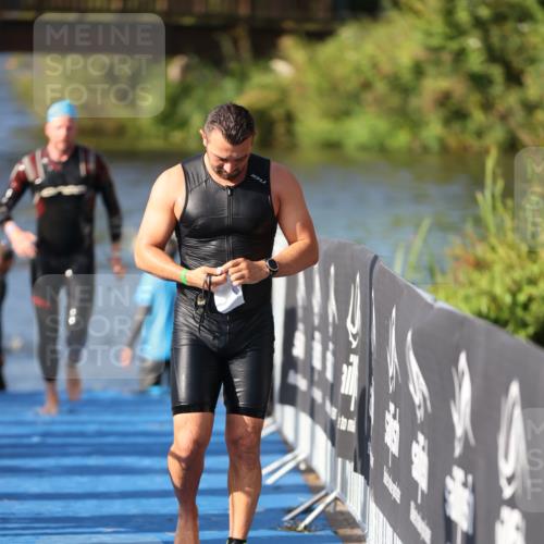 25.08.2024 - Elbe Triathlon Hamburg H.Heesch http://msf.ph/oto/6861124 25.08.2024 09:16:36 Schwimmen 390 meine-sportfotos.de