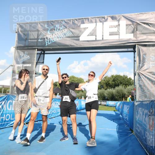 25.08.2024 - Elbe Triathlon Hamburg H.Heesch http://msf.ph/oto/6861126 25.08.2024 16:46:55 Ziel  meine-sportfotos.de