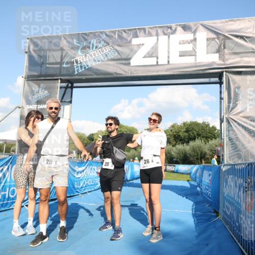 25.08.2024 - Elbe Triathlon Hamburg H.Heesch http://msf.ph/oto/6861138 25.08.2024 16:46:56 Ziel  meine-sportfotos.de
