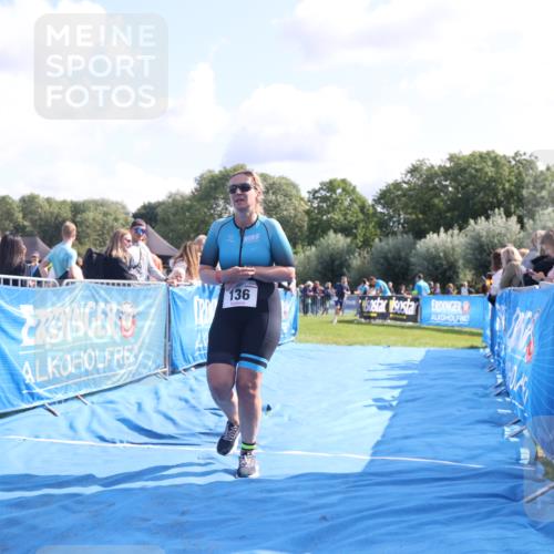 25.08.2024 - Elbe Triathlon Hamburg H.Heesch http://msf.ph/oto/6861147 25.08.2024 11:03:43 Ziel 136, 615 meine-sportfotos.de