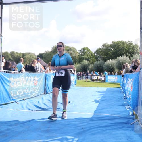 25.08.2024 - Elbe Triathlon Hamburg H.Heesch http://msf.ph/oto/6861159 25.08.2024 11:03:43 Ziel 136, 615 meine-sportfotos.de