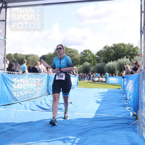 25.08.2024 - Elbe Triathlon Hamburg H.Heesch http://msf.ph/oto/6861167 25.08.2024 11:03:43 Ziel 136, 615 meine-sportfotos.de