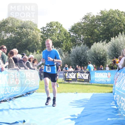 25.08.2024 - Elbe Triathlon Hamburg H.Heesch http://msf.ph/oto/6861174 25.08.2024 11:03:57 Ziel 264, 282, 317 meine-sportfotos.de
