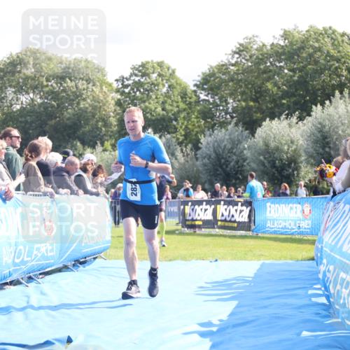 25.08.2024 - Elbe Triathlon Hamburg H.Heesch http://msf.ph/oto/6861178 25.08.2024 11:03:57 Ziel 264, 282, 317 meine-sportfotos.de