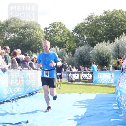 25.08.2024 - Elbe Triathlon Hamburg H.Heesch http://msf.ph/oto/6861193 25.08.2024 11:03:57 Ziel 264, 282, 317 meine-sportfotos.de