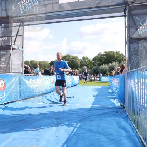 25.08.2024 - Elbe Triathlon Hamburg H.Heesch http://msf.ph/oto/6861222 25.08.2024 11:03:58 Ziel 264, 282, 317 meine-sportfotos.de