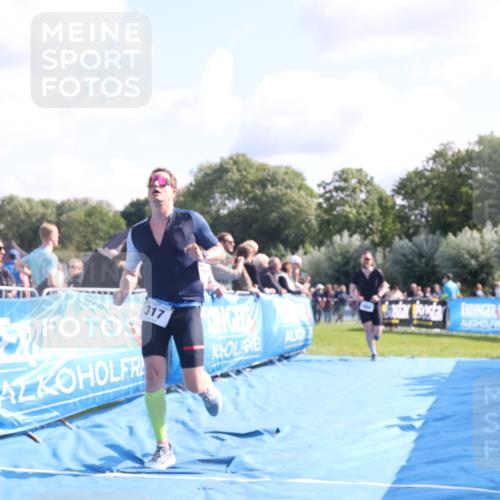 25.08.2024 - Elbe Triathlon Hamburg H.Heesch http://msf.ph/oto/6861261 25.08.2024 11:04:00 Ziel 264, 282, 317 meine-sportfotos.de