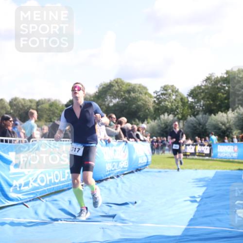 25.08.2024 - Elbe Triathlon Hamburg H.Heesch http://msf.ph/oto/6861266 25.08.2024 11:04:00 Ziel 264, 282, 317 meine-sportfotos.de