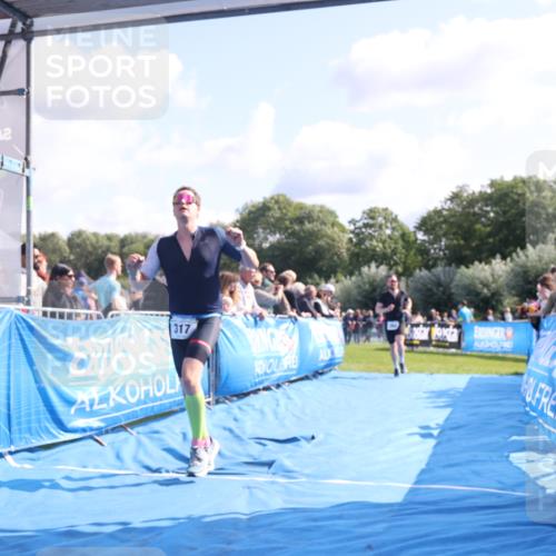25.08.2024 - Elbe Triathlon Hamburg H.Heesch http://msf.ph/oto/6861271 25.08.2024 11:04:00 Ziel 264, 282, 317 meine-sportfotos.de