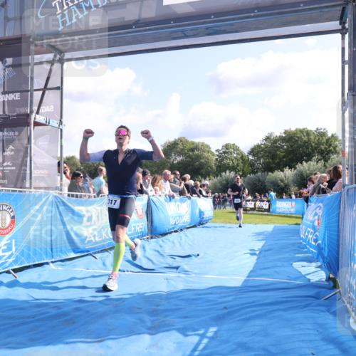 25.08.2024 - Elbe Triathlon Hamburg H.Heesch http://msf.ph/oto/6861279 25.08.2024 11:04:01 Ziel 264, 282, 317 meine-sportfotos.de
