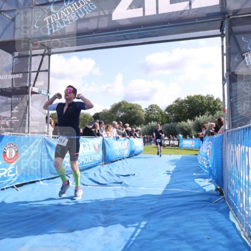 25.08.2024 - Elbe Triathlon Hamburg H.Heesch http://msf.ph/oto/6861290 25.08.2024 11:04:01 Ziel 264, 282, 317 meine-sportfotos.de