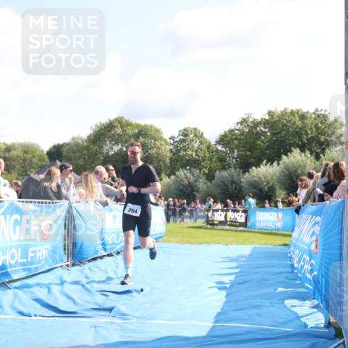 25.08.2024 - Elbe Triathlon Hamburg H.Heesch http://msf.ph/oto/6861295 25.08.2024 11:04:02 Ziel 264, 282, 317 meine-sportfotos.de